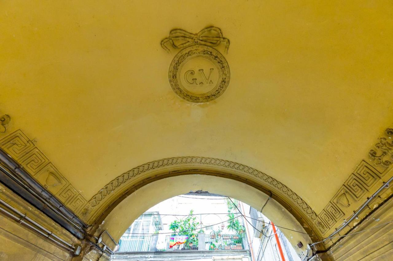 Apartment With Balcony In Palazzo Diaz By Wonderful Italy Napoli Bagian luar foto